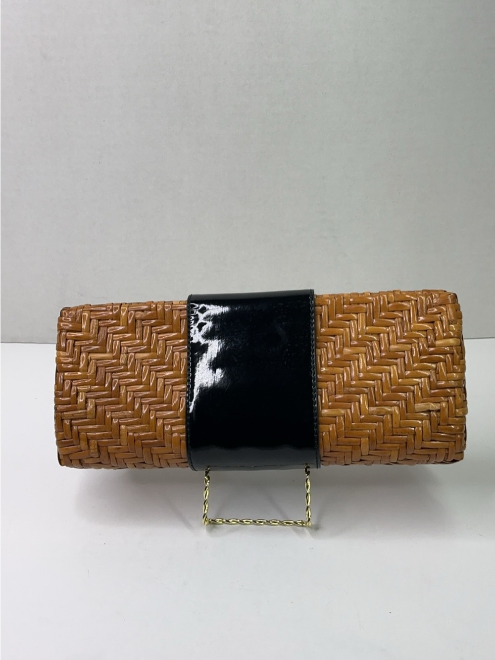 Tory Burch-Inspired Tan Woven Clutch with Black Patent Trim - Picture 4 of 11